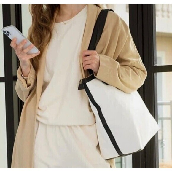 Walter Baker Carly Bag Classic Canvas, Vegan Leather Tote Curateur Rachel Zoe - Picture 3 of 5